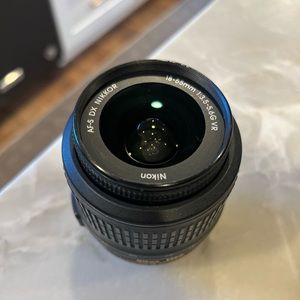 Nixon DX af s nikkor 3.5-5.6g